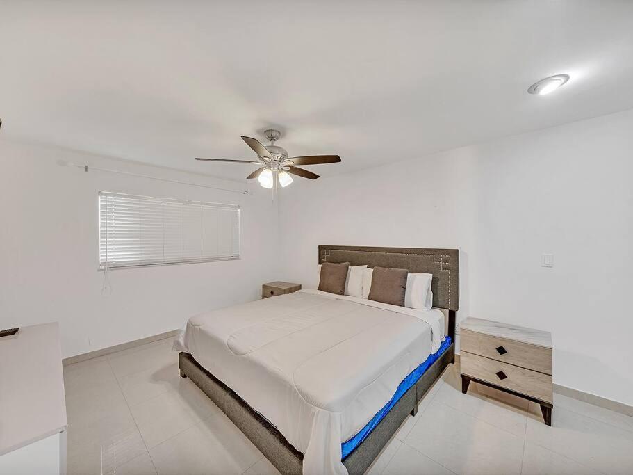 Supervilla - Lakefront - Sunsets, Kayaks, Grill Fort Lauderdale Extérieur photo
