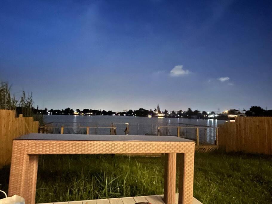 Supervilla - Lakefront - Sunsets, Kayaks, Grill Fort Lauderdale Extérieur photo
