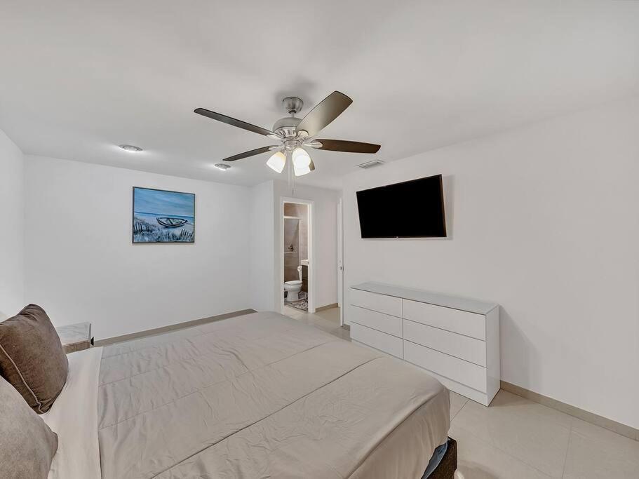 Supervilla - Lakefront - Sunsets, Kayaks, Grill Fort Lauderdale Extérieur photo