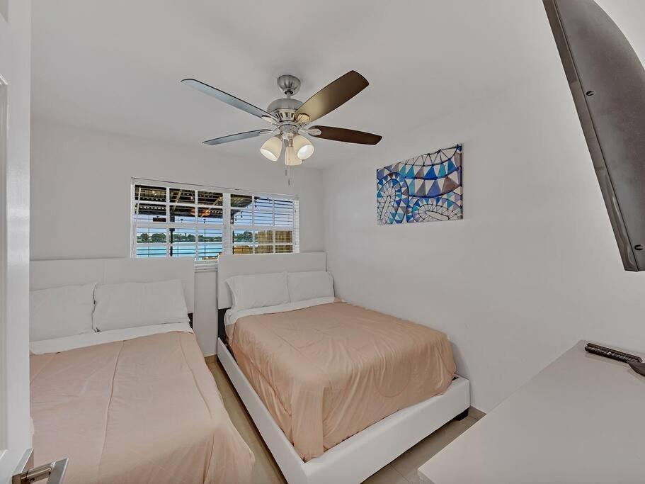 Supervilla - Lakefront - Sunsets, Kayaks, Grill Fort Lauderdale Extérieur photo
