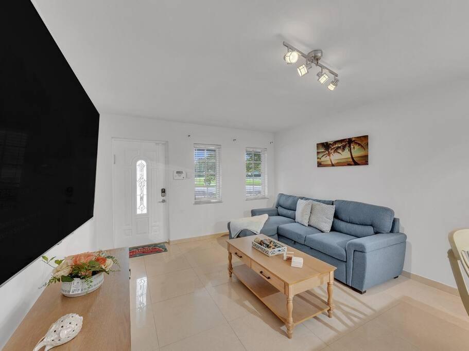 Supervilla - Lakefront - Sunsets, Kayaks, Grill Fort Lauderdale Extérieur photo