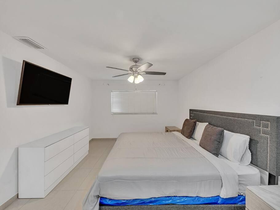 Supervilla - Lakefront - Sunsets, Kayaks, Grill Fort Lauderdale Extérieur photo