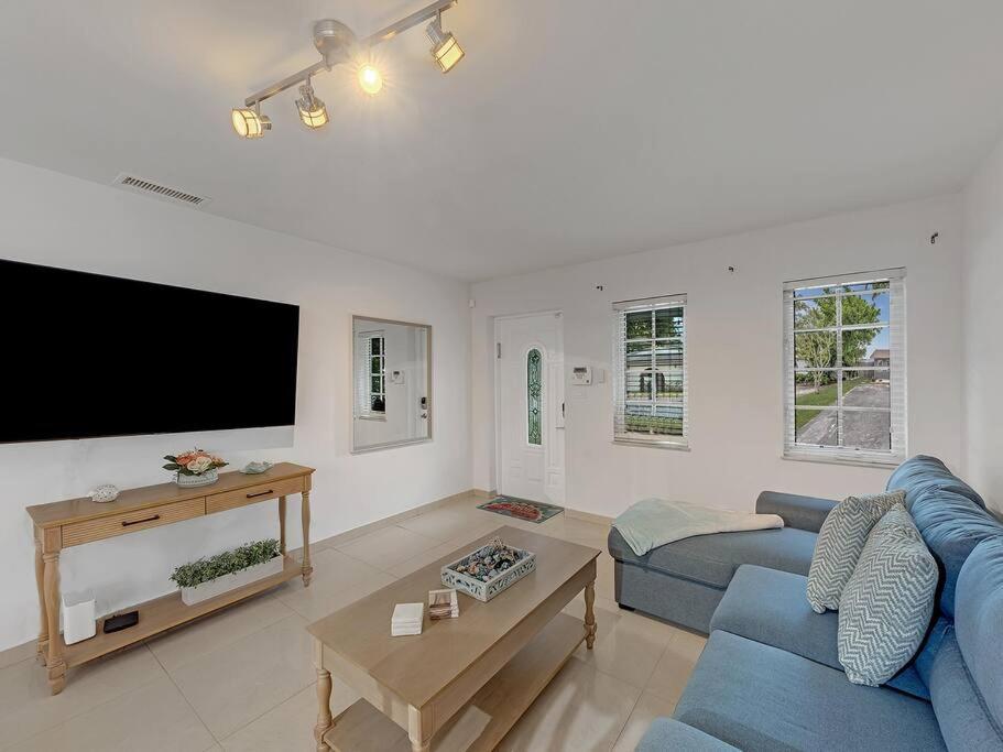 Supervilla - Lakefront - Sunsets, Kayaks, Grill Fort Lauderdale Extérieur photo