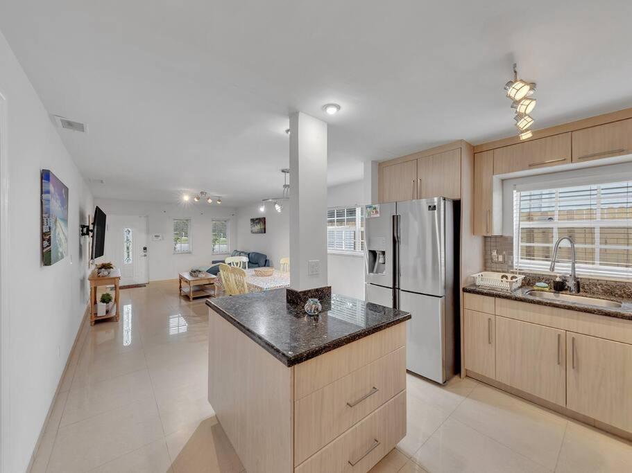 Supervilla - Lakefront - Sunsets, Kayaks, Grill Fort Lauderdale Extérieur photo