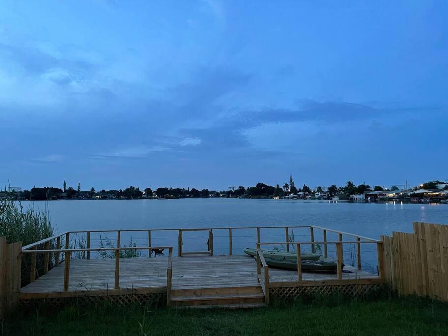 Supervilla - Lakefront - Sunsets, Kayaks, Grill Fort Lauderdale Extérieur photo